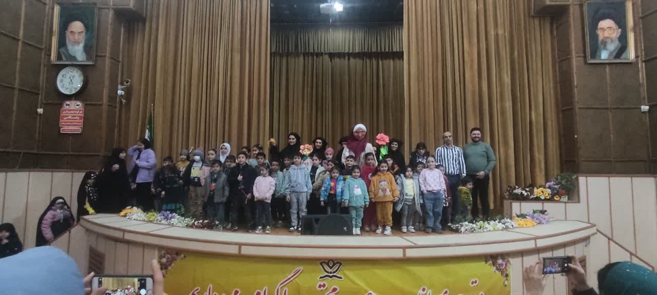 نمایش عروسکی آهنگین باغ آرزوها اجرا شد