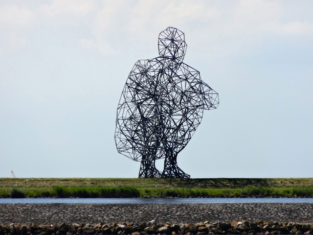 تعدادی از مجسمه های Antony Gormley