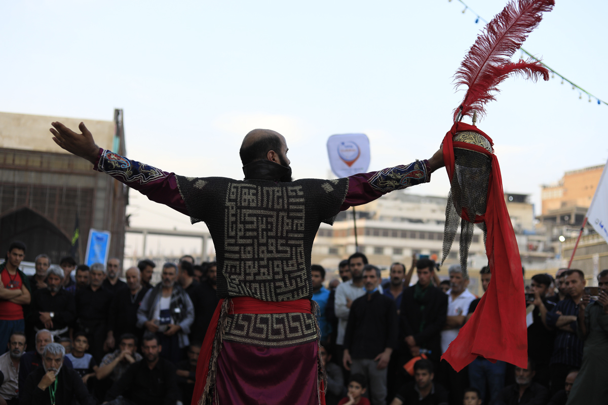 گزارش تصویری از چهارمین همایش بین‌المللی تئاتر پیاده‌روی اربعین «روایت راهیان»