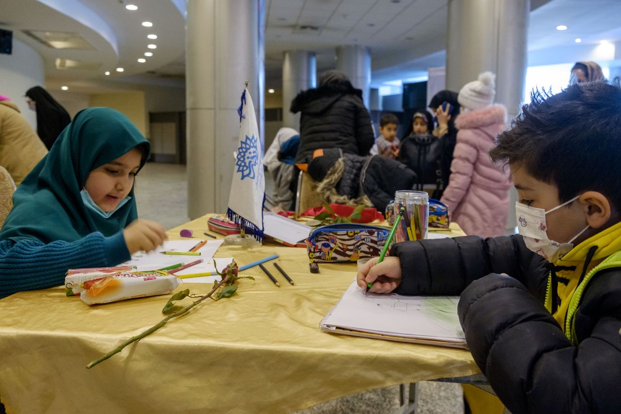 کارگاه نقاشی کودکان با عنوان «درکنار مادرم»