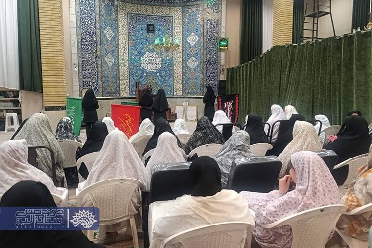 اجرای نمایش محیطی «ما ایستاده‌ایم» در استان البرز