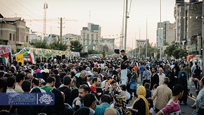 حضور پررنگ‌تر و گسترده‌تر مردم کرج بدون هیچ ترس و واهمه در مراسم عید غدیر خرداد ۱۴۰۴