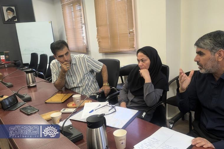 نگارش ۸ کتاب فاخر زندگی‌نامه شهدا توسط حوزه هنری البرز