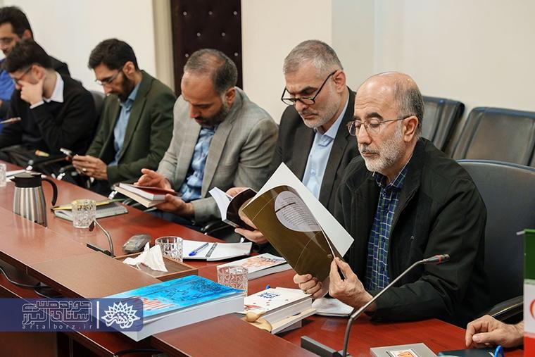 بازدید سردار آزادی از حوزه هنری البرز: هنر، زبان انتقال پیام شهدا به نسل جوان