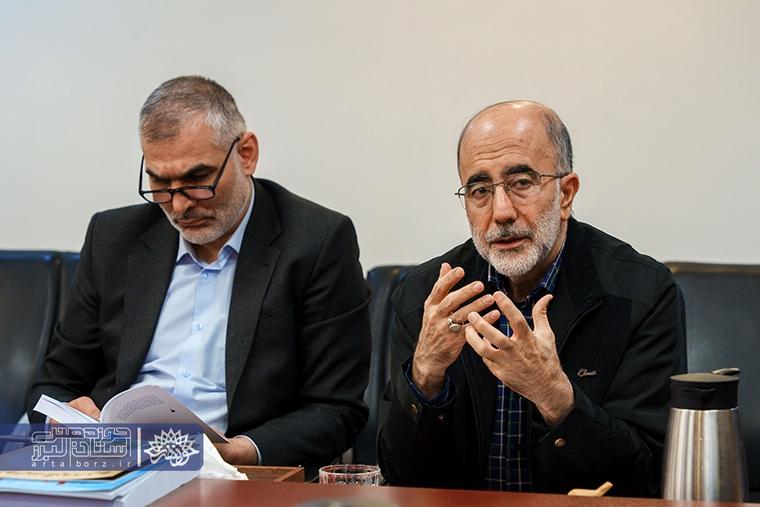 بازدید سردار آزادی از حوزه هنری البرز: هنر، زبان انتقال پیام شهدا به نسل جوان