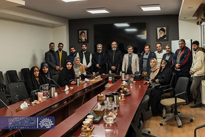 جلسه شعر فیروزه با حضور هادی جانفدا در حوزه هنری البرز