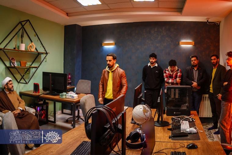 مرکز رسانه صدر؛ بستری برای تولید و توزیع محتوای رسانهای جبهه انقلاب مرکز رسانه صدر؛ بستری برای تولید و توزیع محتوای رسانهای جبهه انقلاب