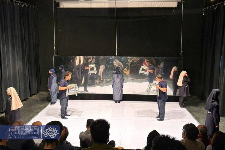 تعطیلاتی که آغاز نشد؛ نمایش «همبازی» در تئاتر شهر کرج تعطیلاتی که آغاز نشد؛ نمایش «همبازی» در تئاتر شهر کرج